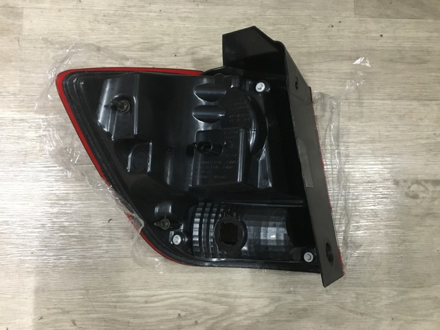 Задняя левая внешняя фара FPS FP2407F7P цена, от 100.70 USD