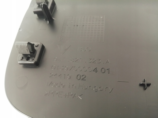 Купить 9J1821323A Porsche Лючок порта зарядки автомобиля