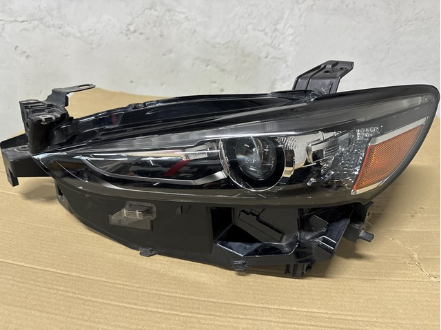 Фара левая Mazda GRF551040 цена, от 193.09 USD
