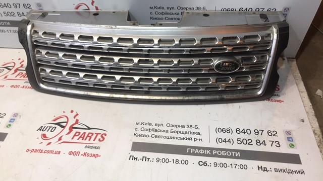 Купить LR055881 Land Rover Решетка радиатора