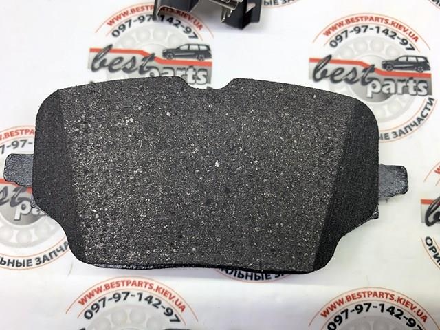 Задние тормозные колодки A0004207103 Mercedes