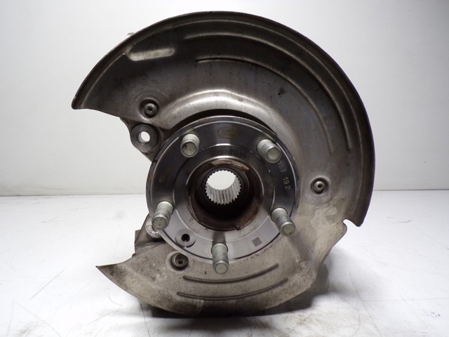 Кулак поворотный правый Land Rover LR114257