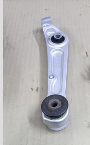 Передний нижний рычаг General Motors 86786708