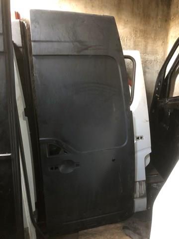Дверь фургона задняя распашная правая на Renault Master III 