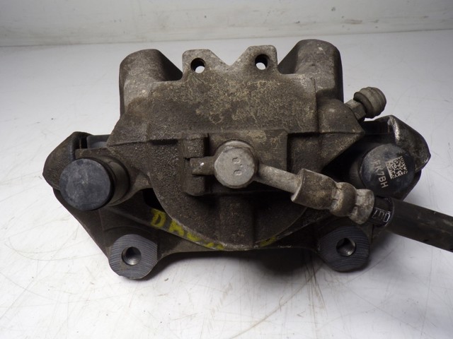 LR061369 Land Rover Суппорт тормозной, передний, правый