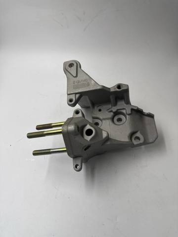 Кронштейн подушки (опоры) двигателя правой Q0021149 Q-fix