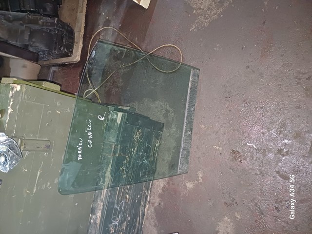 Стекло двери передней правой GS2803D302 XYG