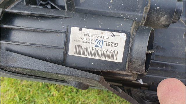 Левая фара 92101B8530 Hyundai/Kia