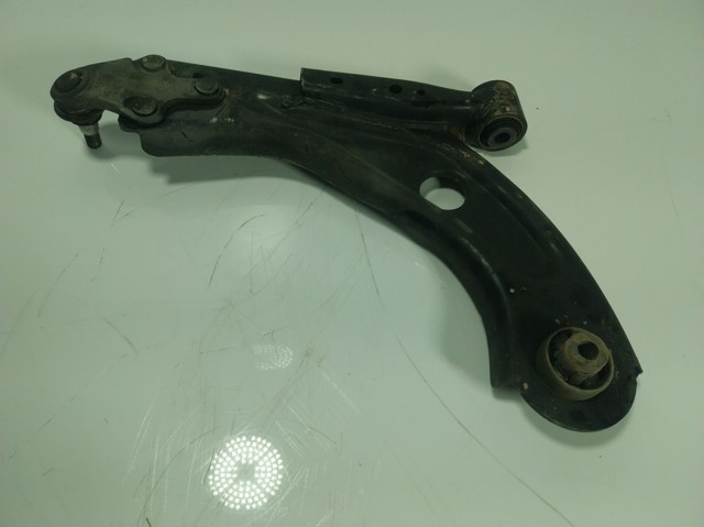 Передний нижний рычаг Peugeot/Citroen 9678311280