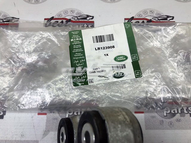 Левая подушка двигателя LR123908 Land Rover