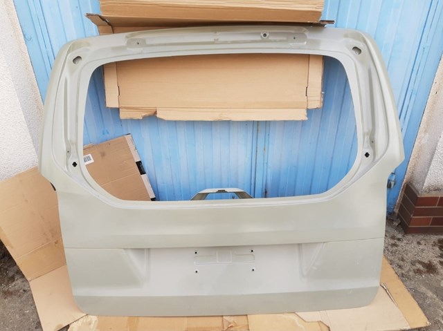 Купить A4477404000 Mercedes Дверь задняя багажная