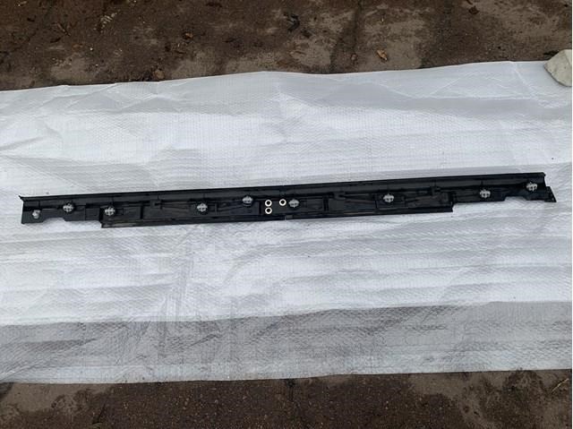 KB7W51P50D Mazda Накладка наружняя (молдинг) порога, левый