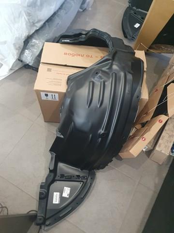 Подкрылок переднего крыла, правый Mazda KB7W56130C