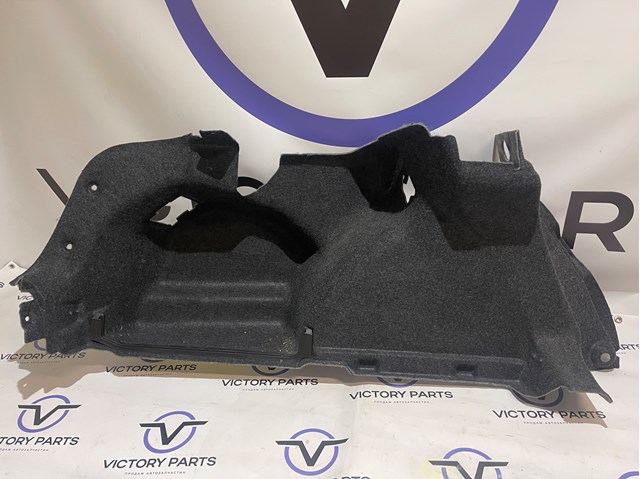 561867427R1BS VAG Облицовка багажного отсека левая