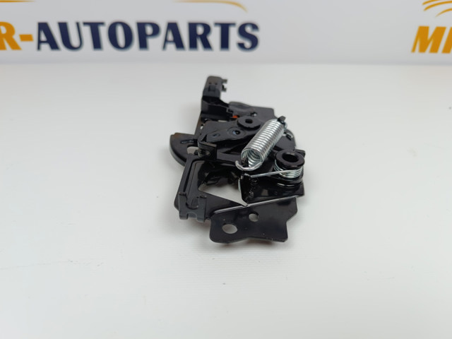 Замок крышки капота Tesla 103301100A