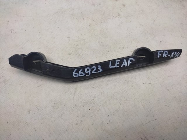 622243NK0A Nissan/Infiniti Кронштейн крепления бампера переднего правый