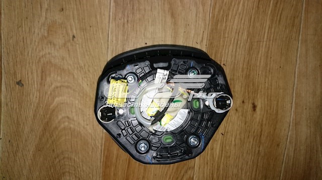 Подушка безопасности водителя A1668600002 Mercedes
