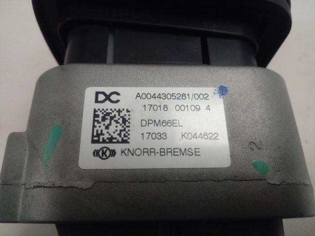 0044305281 Mercedes 