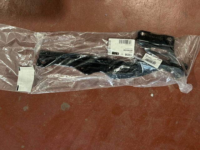 Петля капота, левая Mazda KB7W52420 цена, от 22.57 USD
