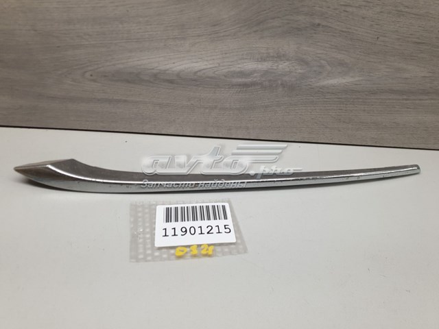51117362694 BMW Молдинг решетки бампера переднего правый