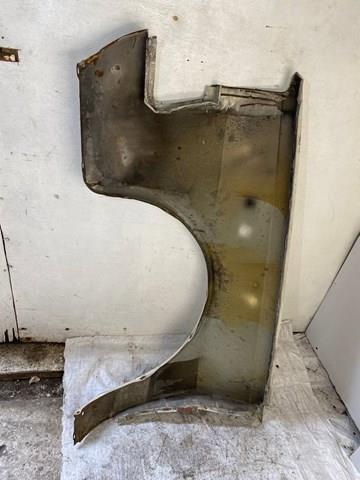 Переднее правое крыло на Volvo 340/360  343, 345