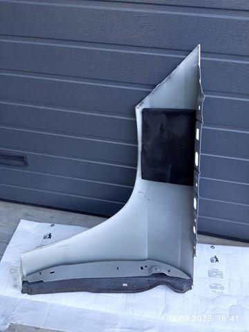 Pára-lama dianteiro direito A1668802800 Mercedes