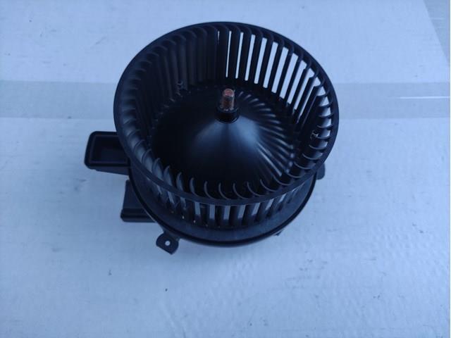 Двигун вентилятора пічки (обігрівача салону) 4M1820021B VAG