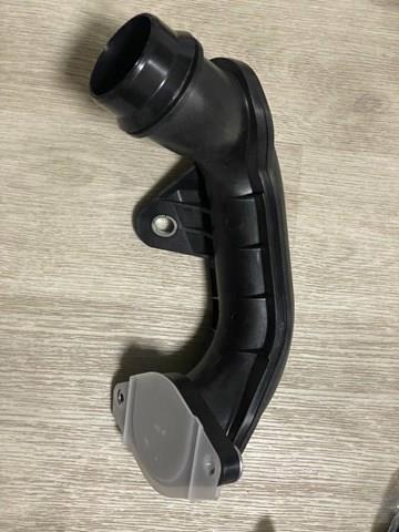 Патрубок интеркулера PY8W13240E Mazda