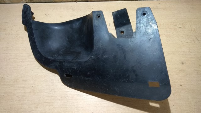 MN126239 Mitsubishi placa sobreposta do pára-choque traseiro direito