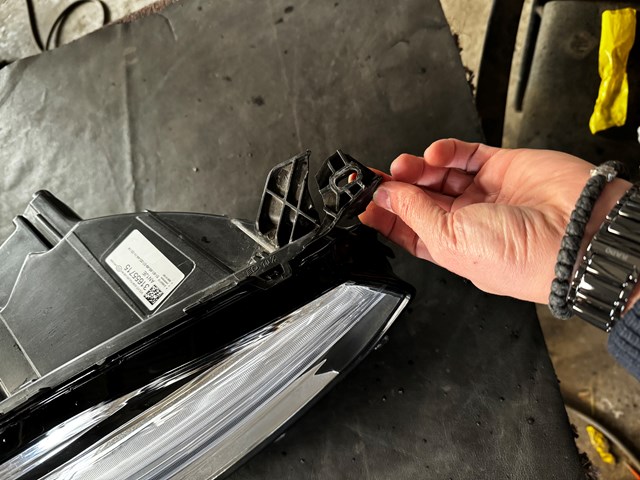 Купить 31655715 Volvo Фара основная правая