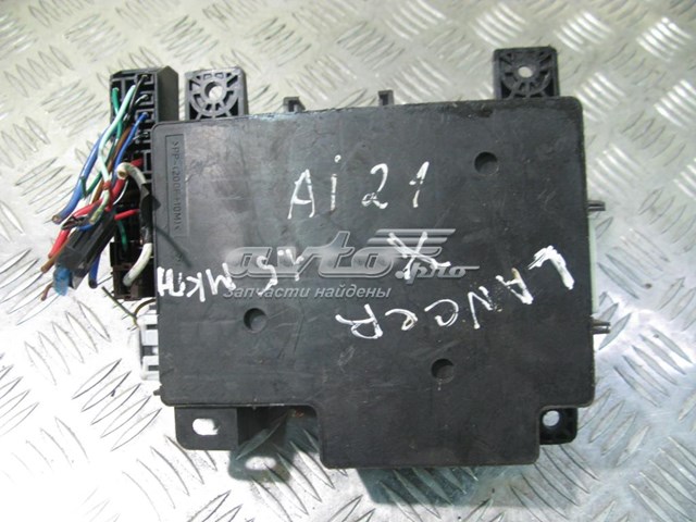 Caja de fusibles, trasera interior 8637A825 MITSUBISHI
