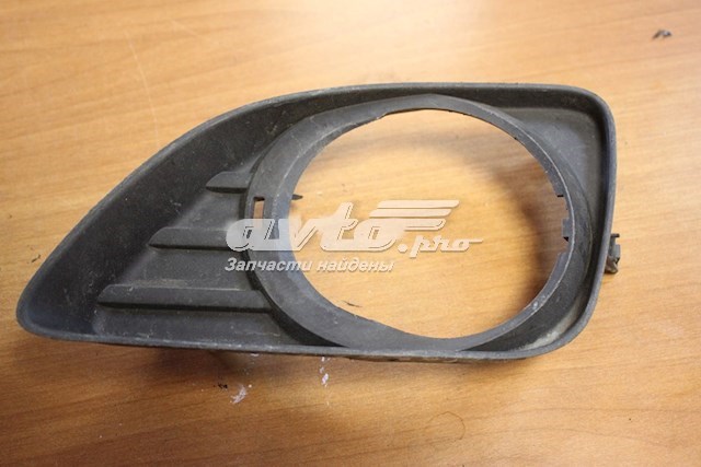 Rejilla de ventilación, parachoques 5204033030 TOYOTA
