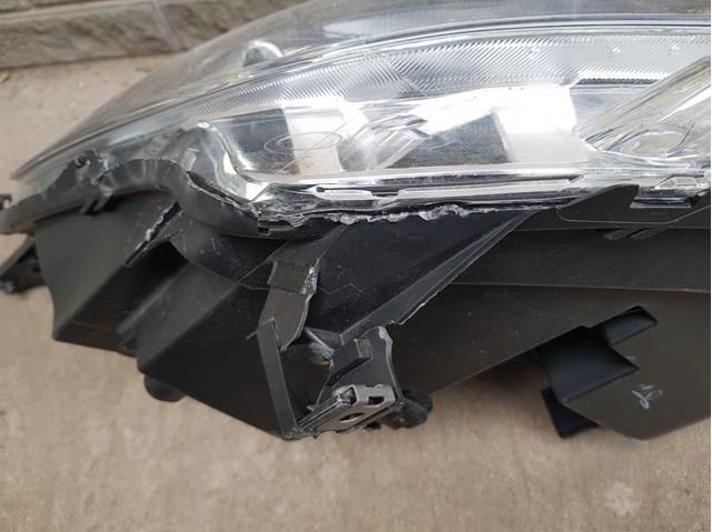 Правая фара 9677810280 Peugeot/Citroen