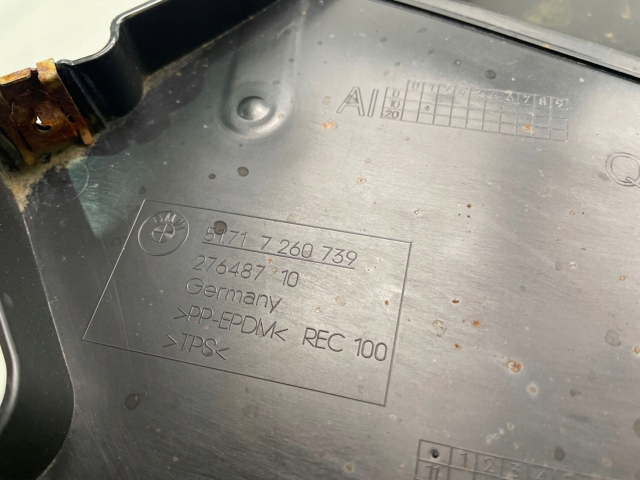 7260739 BMW Щиток грязезащитный передней арки крыла