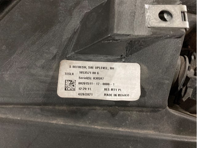 Купить 105357100B Tesla Фара основная правая