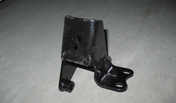 Кронштейн подушки двигателя A151001611BA Chery