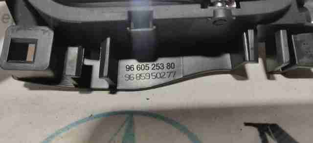 Manecilla de puerta, equipamiento habitáculo, trasera derecha 9144C8 PEUGEOT
