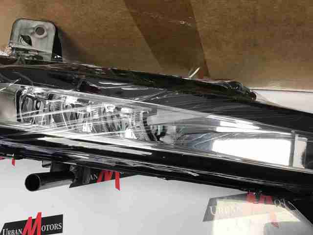 LR072645 Land Rover Противотуманка правая