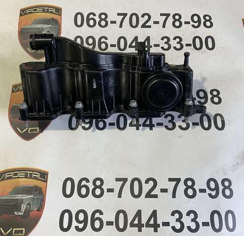 LR093135 Land Rover Крышка двигателя