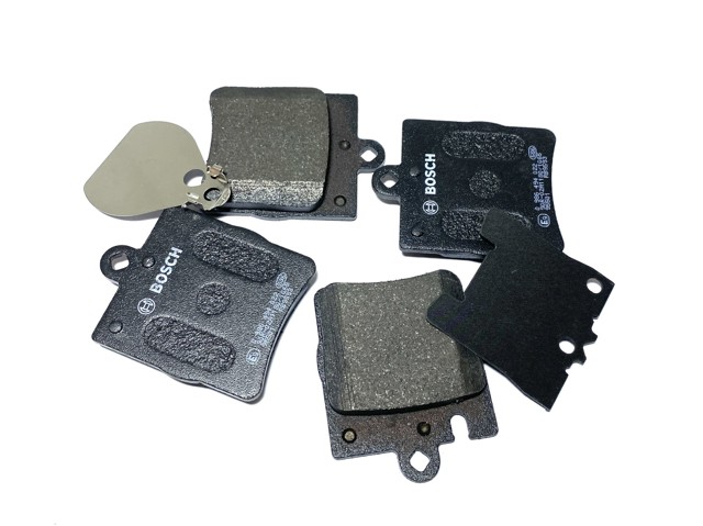 Колодки дисковые  Bosch 986494022 цена, от 18.61 USD