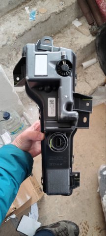 150793100D Tesla Противотуманка правая