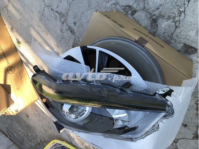 Правая блок фара Toyota 81130K0060 цена, от 209.61 USD