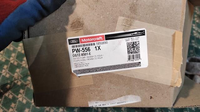 Насос охолоджуючої рідини DS7Z8501E FORD