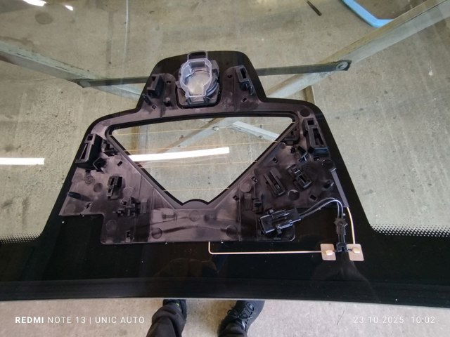 Стекло лобовое Renault (RVI) 727121215R цена, от 357.57 USD