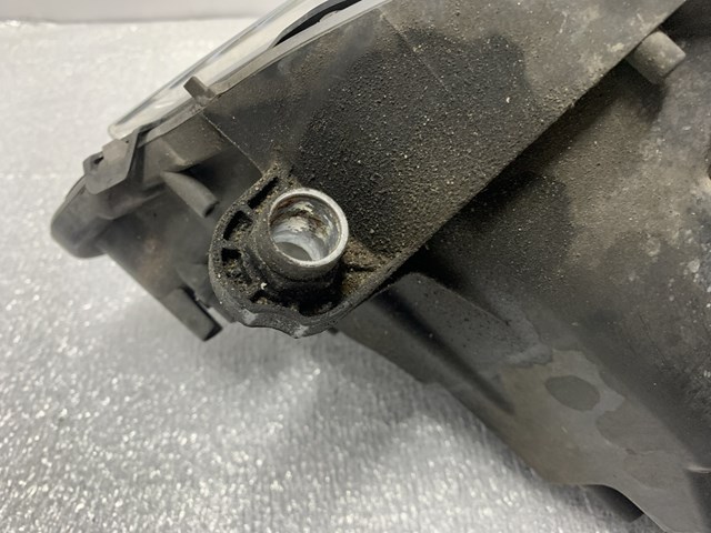 Правая фара A2128200461 Mercedes