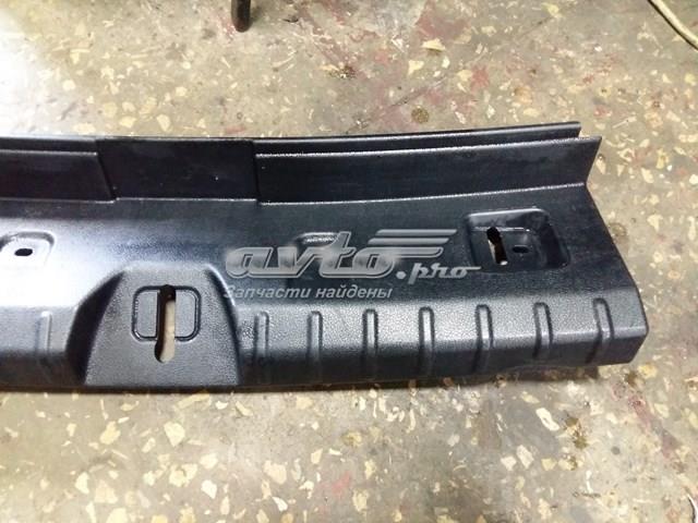 Облицовка задней панели багажника 7221868 BMW
