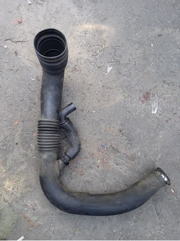 Tubo flexible de aspiración, salida del filtro de aire A9065281024 MERCEDES
