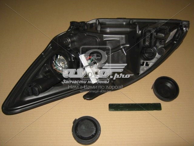 Фара правая TYC 20B483052B