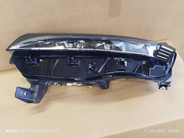 Купить 260607213R Renault (RVI) Фара левая передняя