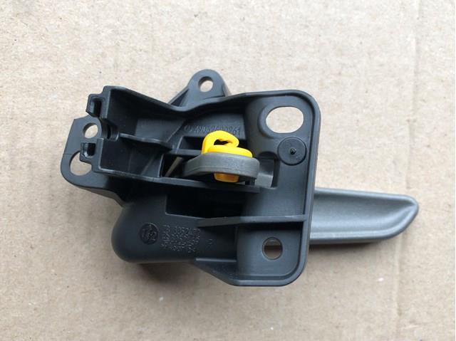 Manecilla de puerta, equipamiento habitáculo, derecha delantera/trasera A9067600261 MERCEDES